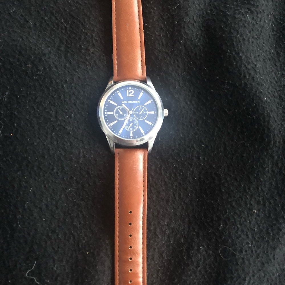 Van Heusen, azure blue core, wrist watch
